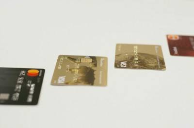 В МВД предложили ввести наказание за передачу банковских карт третьим лицам