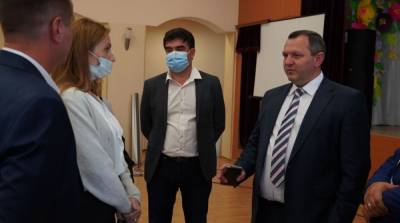 На Киевщине закроют школы, где недостаточно вакцинированных учителей