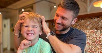«Пока они такие маленькие хочется дарить им счастье»: Cергей Лазарев опубликовал трогательный пост про отцовство