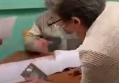 Появилось видео, где глава УИК в Петербурге признается, что «ошиблась» в данных избирателя