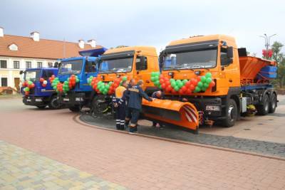 Для новых микрорайонов и магистралей. В Гродно прошла церемония вручения новых автобусов городу