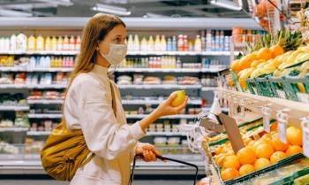 Россияне тратят на еду более 60% зарплаты