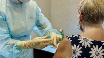 Вакцины от коронавируса и гриппа проверят на совместимость