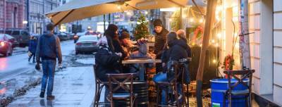 Зимние столики кафе вернутся на улицы Петербурга