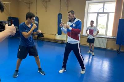В Хабаровске Андрей Замковой провел мастер-класс по боксу для спортсменов