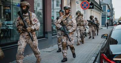 "Стечение обстоятельств". Министерство обороны извинилось за учения со стрельбой на улицах Риги