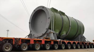 В Курчатов прибыл 340-тонный корпус атомного реактора