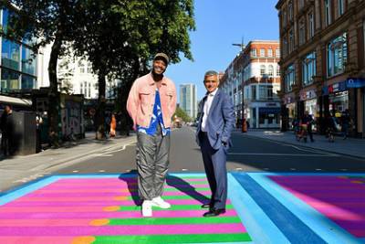 Пешеходные переходы в Лондоне стали розовыми