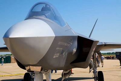 Bloomberg: Американские F-35 не успевают соответствовать системам ПВО России