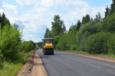 В Руднянском районе ремонтируют дорогу к границе с Республикой Беларусь