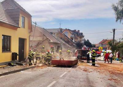 Появилось видео взрыва газа в жилом доме в Чехии - vinegret.cz - Чехия