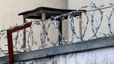 В Ангарске заключенный ударил заточкой сотрудника колонии