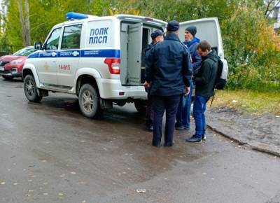 В Екатеринбурге полиция задержала двух человек, предлагавших 500 рублей за голос на УИК