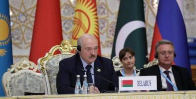 Лукашенко обвинил Запад в манипуляции темой вакцинации против Covid-19