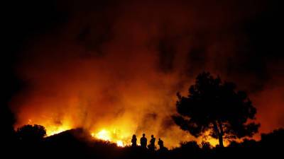 Крупный природный пожар разгорелся на западе Кипра