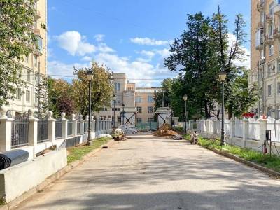 Парадные ворота Александринского дворца в Нескучном саду отреставрируют