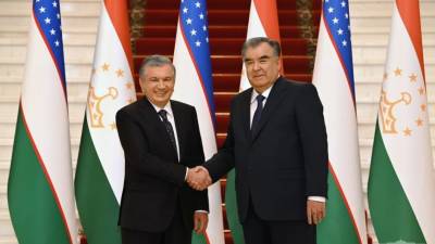 Рахмон и Мирзиеев обсудили в Душанбе региональную безопасность