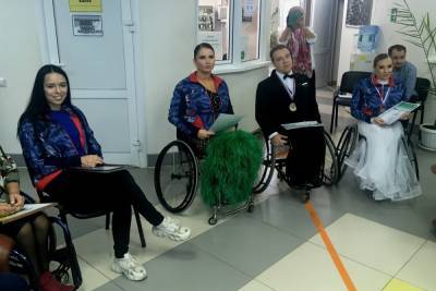 Призёрам чемпионата России по танцам на колясках подарили новую экипировку