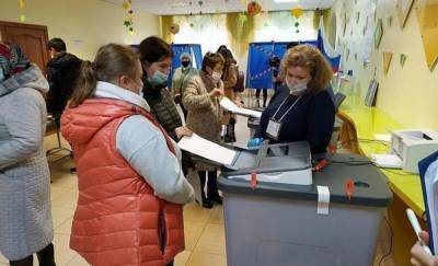 В Тюмени на избирательном участке в районе МЖК наблюдатели не выявляют нарушений