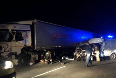 На волгоградской трассе в лобовой аварии погиб 23-летний водитель