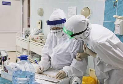 На выплаты заразившимся COVID-19 медикам направят еще около 3 млрд рублей