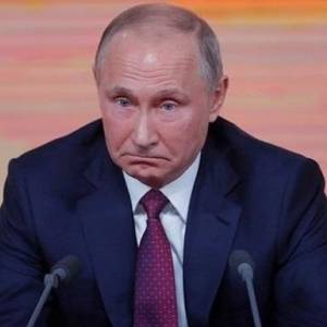 Путин ушел на карантин из-за коронавируса в окружении