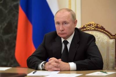 Песков: Путин проведет на самоизоляции как минимум неделю
