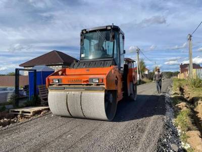 В Чехове продолжаются работы по укладке нового дорожного покрытия