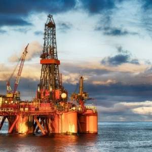 Аналитики: Нефть дешевеет из-за роста добычи в Мексиканском заливе