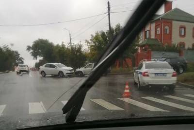 В Курске в аварии двух Renault Logan ранен пассажир