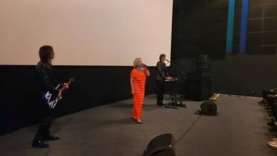 Буланова посетила спецпоказ фильма «Шугалей-3. Возвращение» в Петербурге