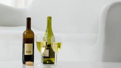 Новый тренд: Что такое безалкогольное вино и почему оно популярно?