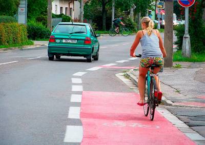 Парламент Чехии одобрил новые правила обгона велосипедистов