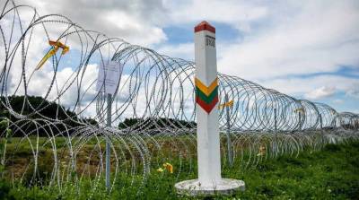 Литва возвела 25-километровый барьер из колючей проволоки и отгородилась от Белоруссии