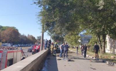 При взрыве автомобиля в Днепре погибли чиновница ГСЧС и ветеран АТО