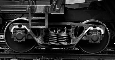 Трагедия на железной дороге: под колесами поезда погиб грибник