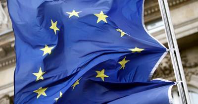 ЕС требует разъяснений от США после срыва сделки Франции на подлодки
