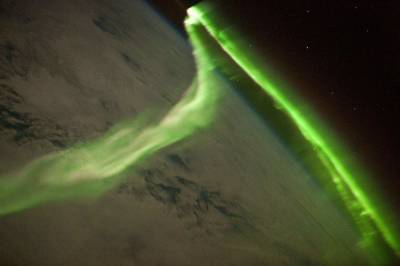 Российские учёные назвали причину высотного зелёного свечения небосклона