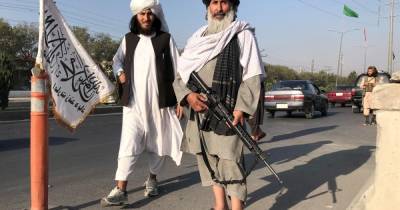 "Талибан" позволил вернуться за школьные парты только мальчикам