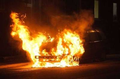 В Харькове сожгли автомобиль майора полиции