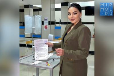 Эйша Джалаева: «Всем своим знакомым рекомендую посетить свои избирательные участки и проявить свою гражданскую позицию»