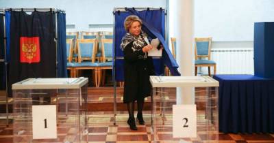 Матвиенко в Петербурге проголосовала на выборах в Госдуму