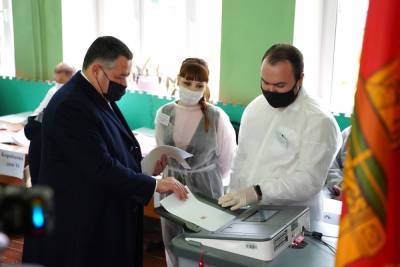 Губернатор Тверской области принял участие в голосовании