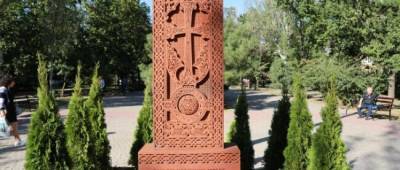 В Мариуполе открыли Хачкар, посвященный жертвам армянского и украинского народов