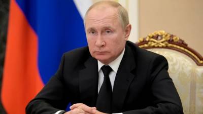 Путин: В окружении несколько десятков человек заболели коронавирусом