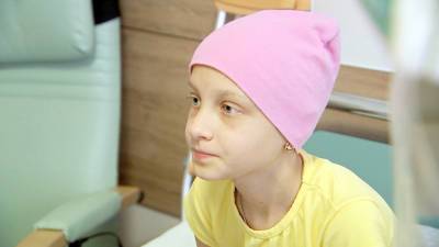 Зрители ТВЦ продолжают собирать средства на лечение Полины Назаренко