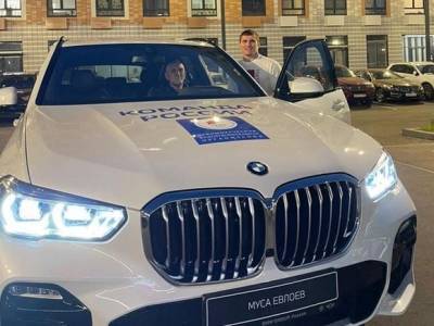 Российские олимпийцы сразу же выставили на продажу подаренные им BMW