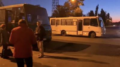 Для голосующих в России на выборах в Госдуму жителей ЛНР организовали автобусные рейсы