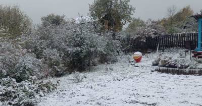 Сентябрьский снег выпал на Урале