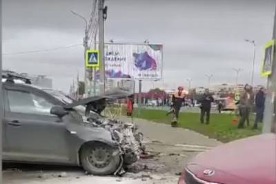 В Ярославле у «Глобуса» столкнулись две иномарки, несколько пострадавших